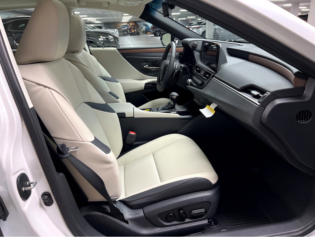 New 2025 Lexus ES 350 w/ Premium Package image 33
