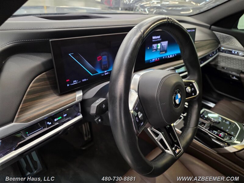 Used 2023 BMW 760i xDrive AWD/4WD image 26