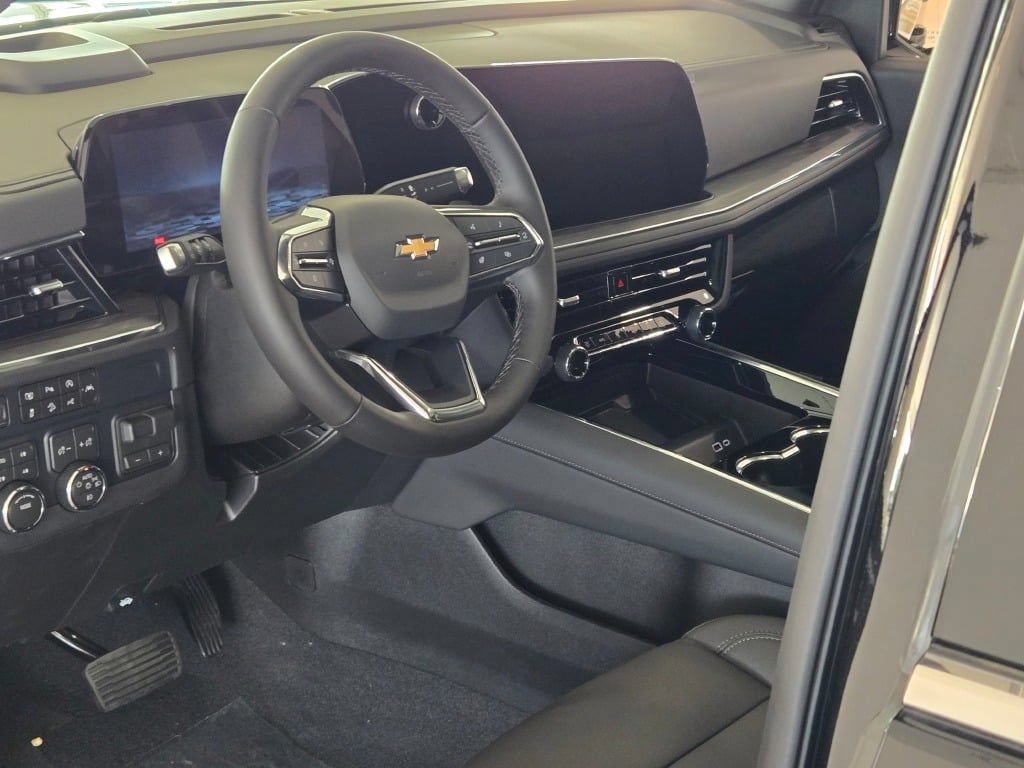 New 2026 Chevrolet Suburban LT w/ Comfort Package AWD/4WD image 27