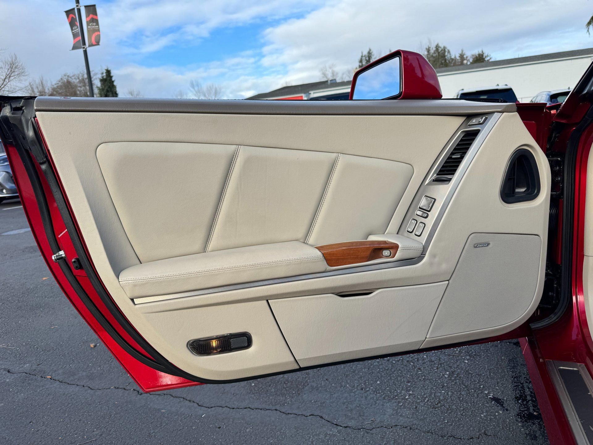 Used 2005 Cadillac XLR image 43