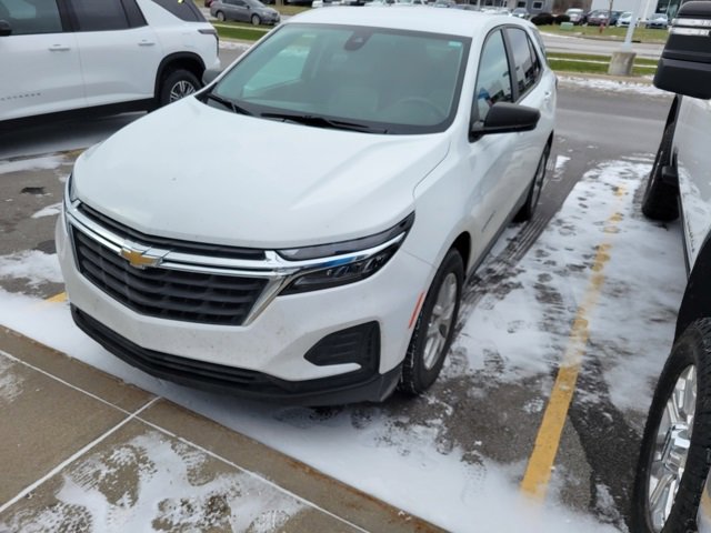 Used 2022 Chevrolet Equinox LS w/ LS Convenience Package image 3