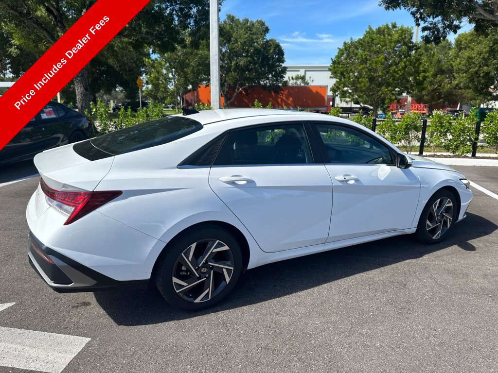 Used 2025 Hyundai Elantra SEL FWD image 5