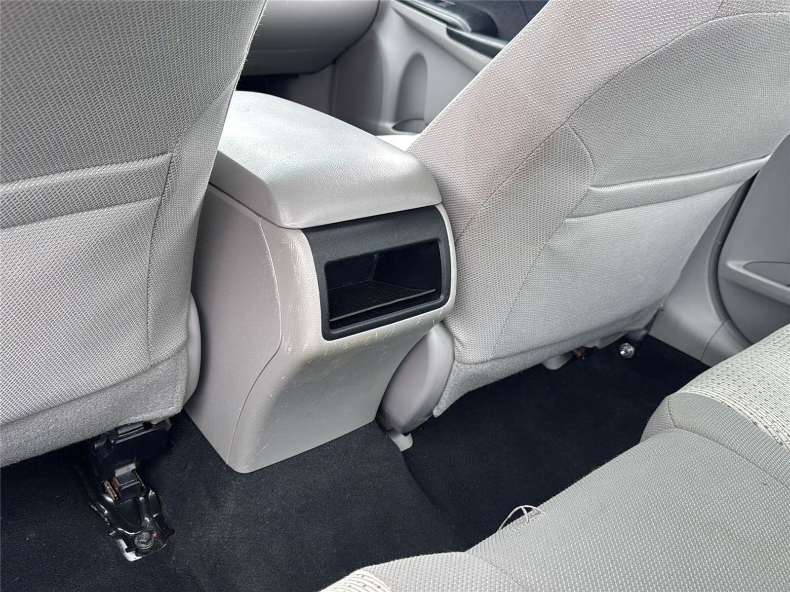 Used 2012 Toyota Camry LE FWD image 17