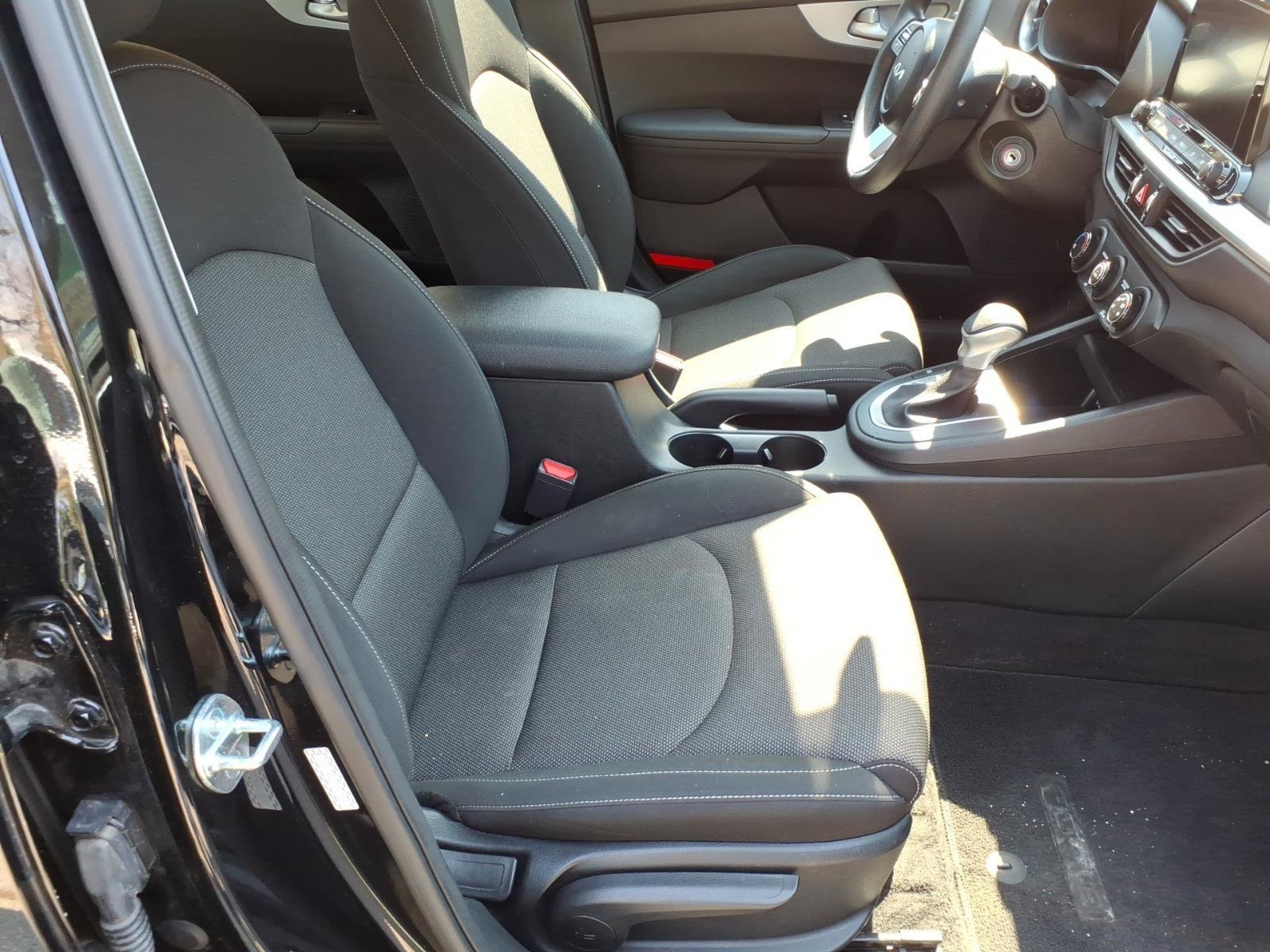 Used 2023 Kia Forte LXS w/ LXS Technology Package image 6