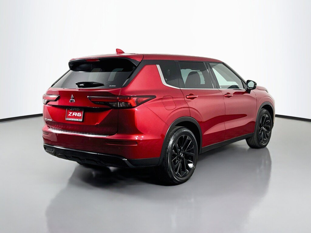 Used 2022 Mitsubishi Outlander SEL Black Edition AWD/4WD image 5