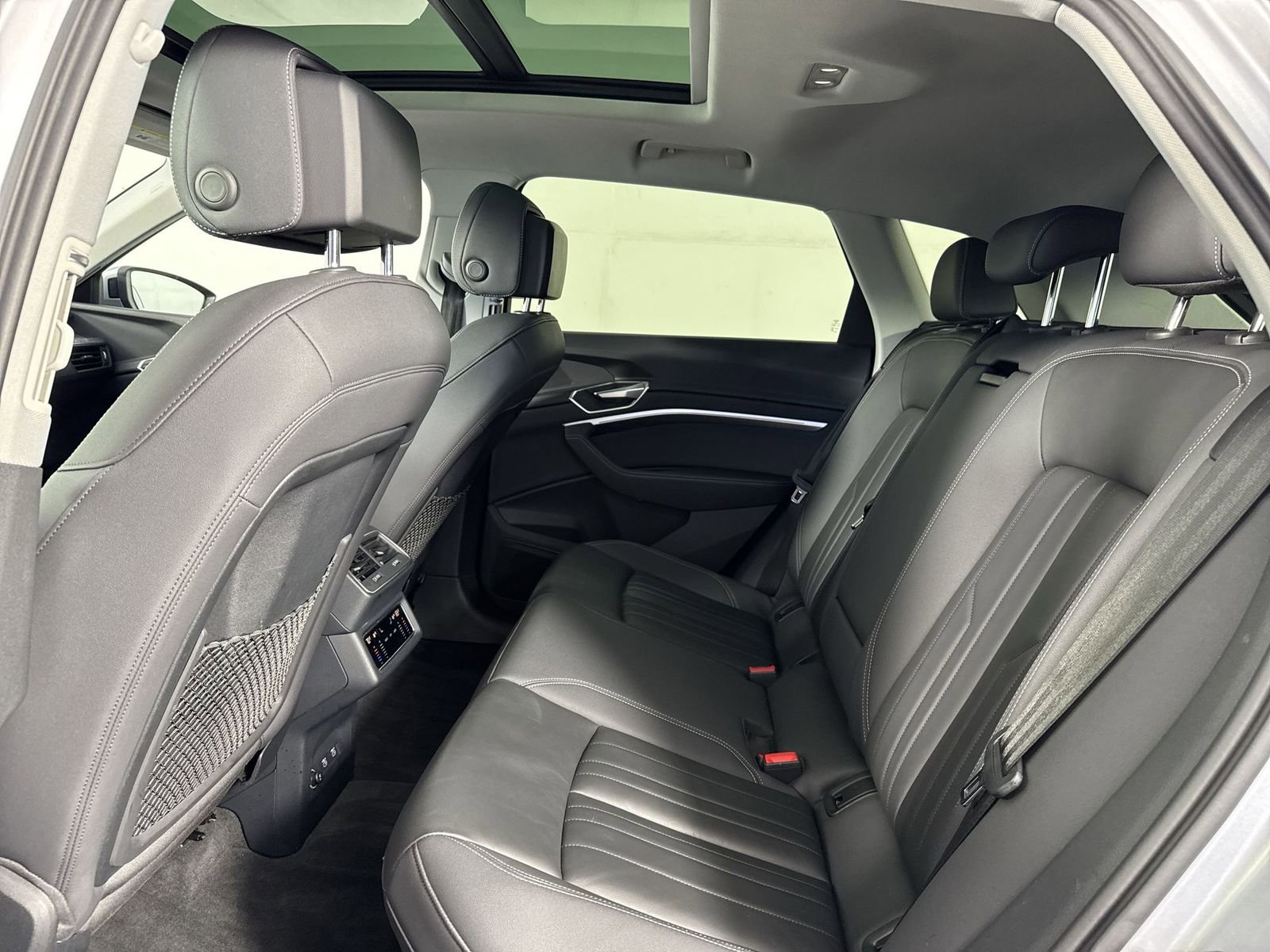 Used 2021 Audi e-tron Premium w/ Convenience Plus Package image 23