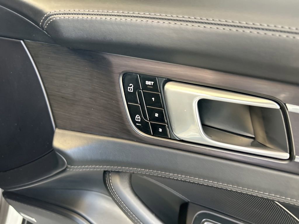 Used 2020 Porsche Panamera GTS image 29