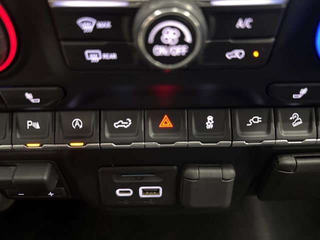 Used 2020 Chevrolet Silverado 1500 LT w/ All-Star Edition AWD/4WD image 20