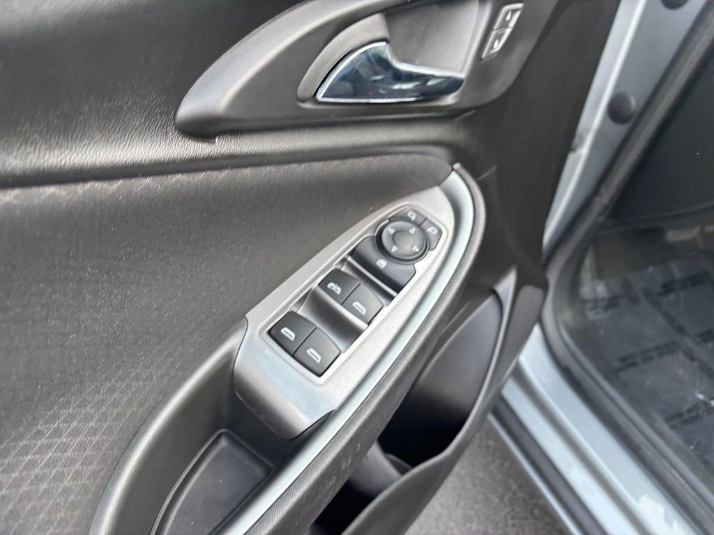 Used 2024 Chevrolet Malibu LT FWD image 25