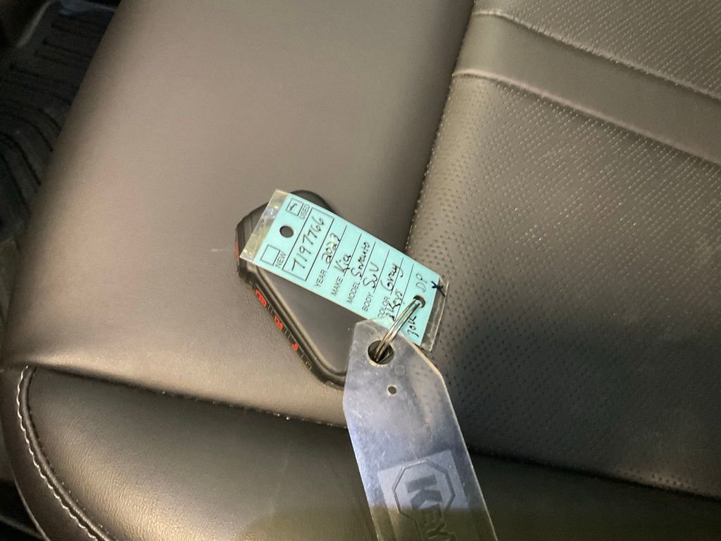 Used 2023 Kia Sorento SX image 31