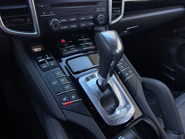 Used 2018 Porsche Cayenne Platinum Edition image 28