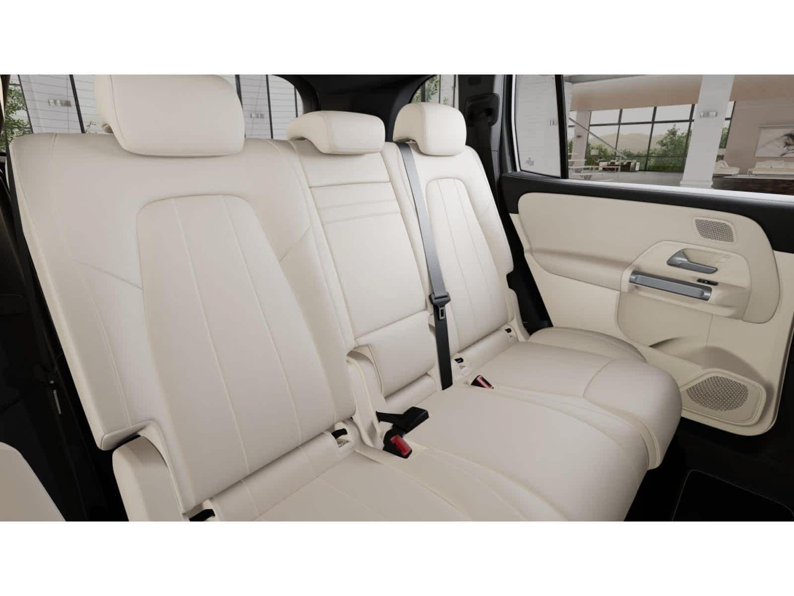 Used 2026 Mercedes-Benz GLB 250 image 4