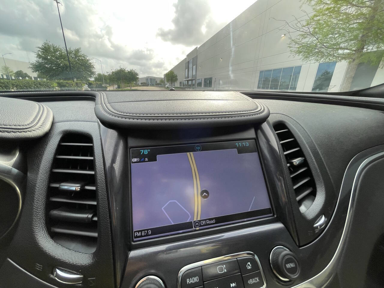 Used 2017 Chevrolet Impala Premier w/ Enhanced Convenience Package image 8