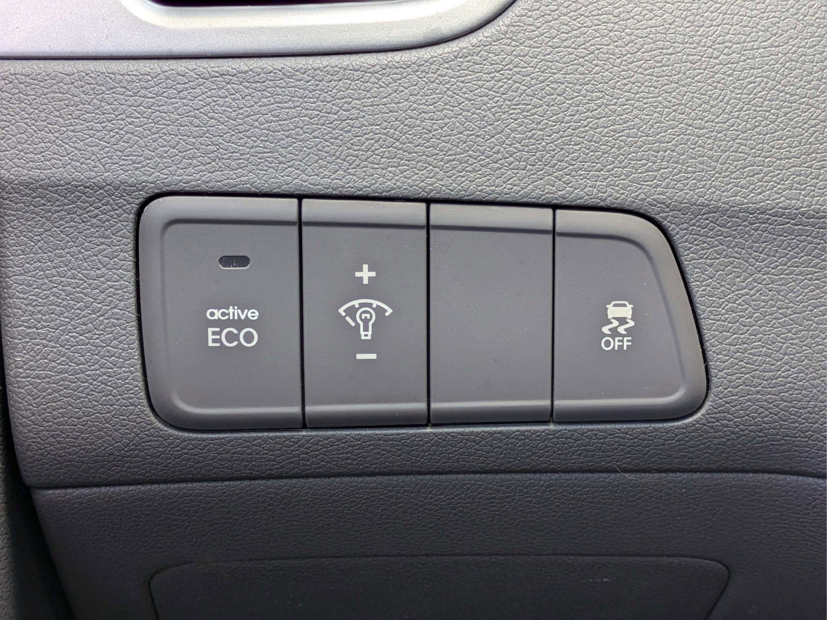Used 2015 Hyundai Elantra SE w/ Option Group 02 FWD image 22