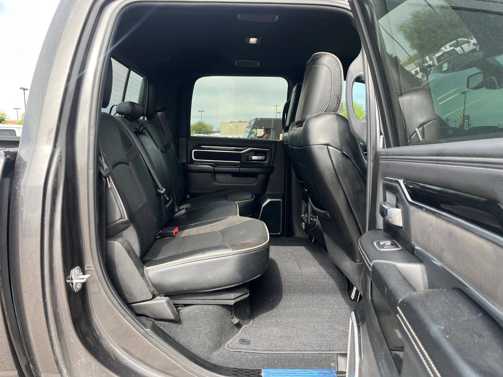 Used 2022 RAM 2500 Laramie w/ Night Edition AWD/4WD image 18
