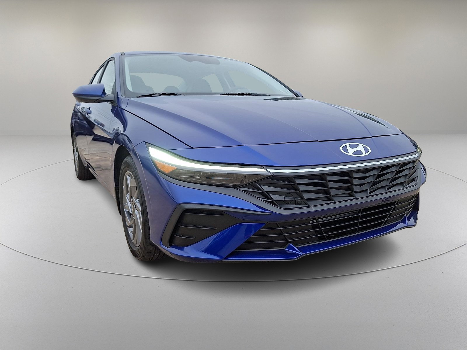 Certified 2024 Hyundai Elantra SEL FWD image 2