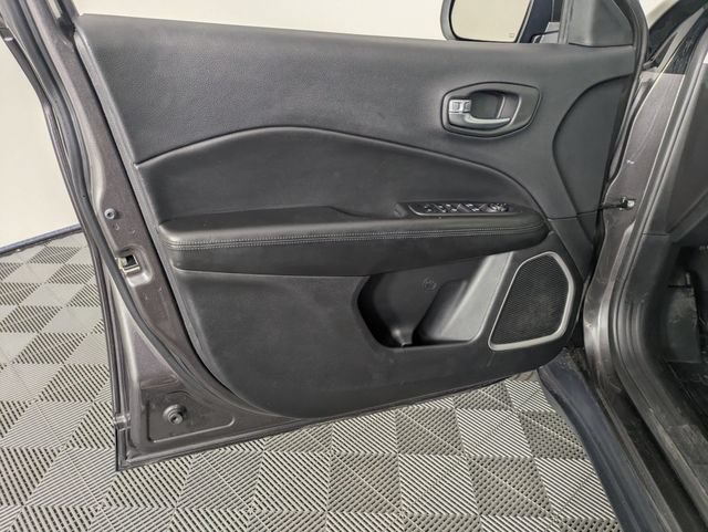 Used 2019 Jeep Compass Latitude AWD/4WD image 10