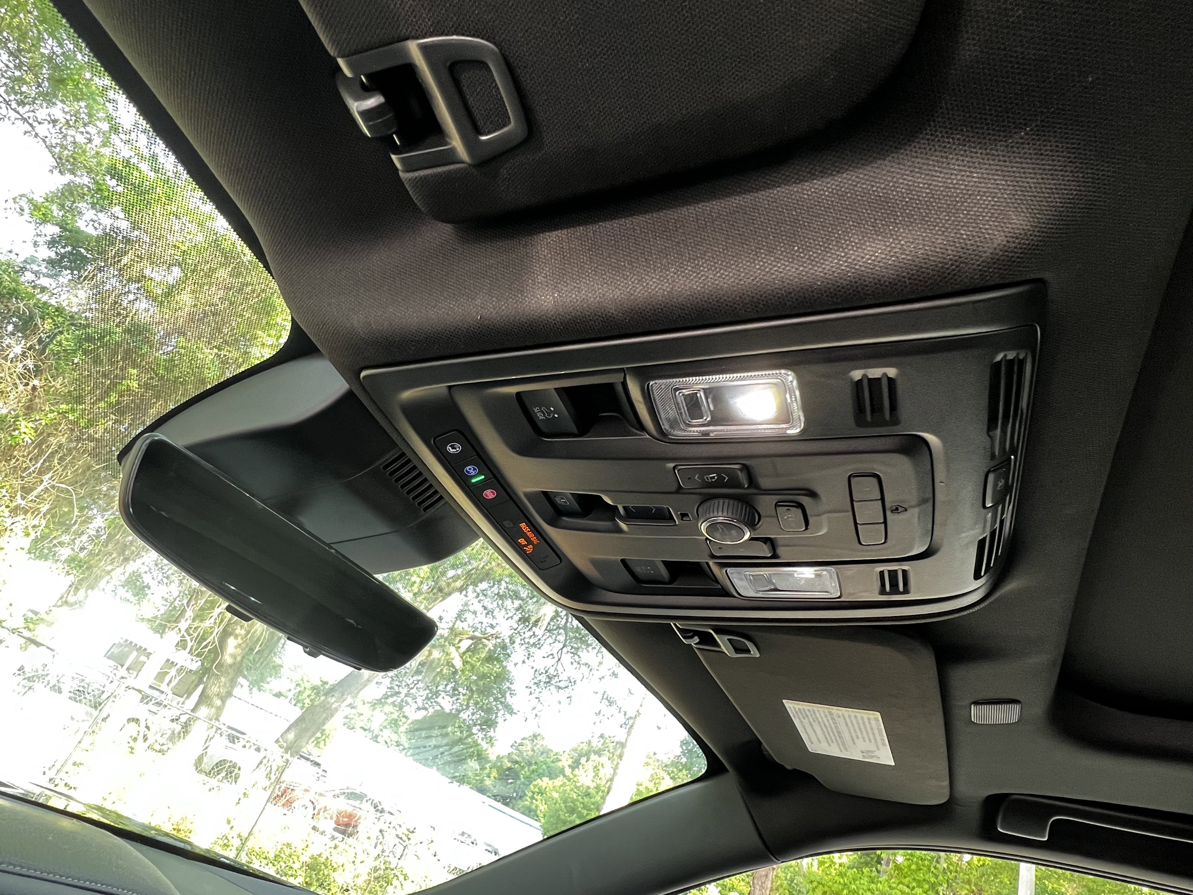 Used 2023 GMC Yukon Denali Ultimate AWD/4WD image 31