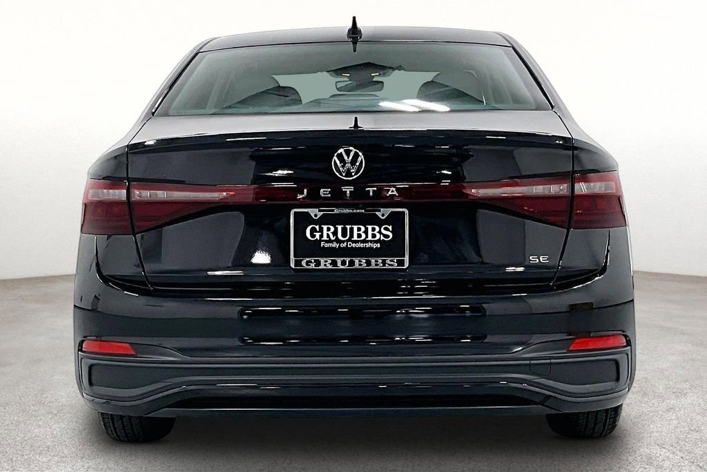 Used 2025 Volkswagen Jetta SE FWD image 5