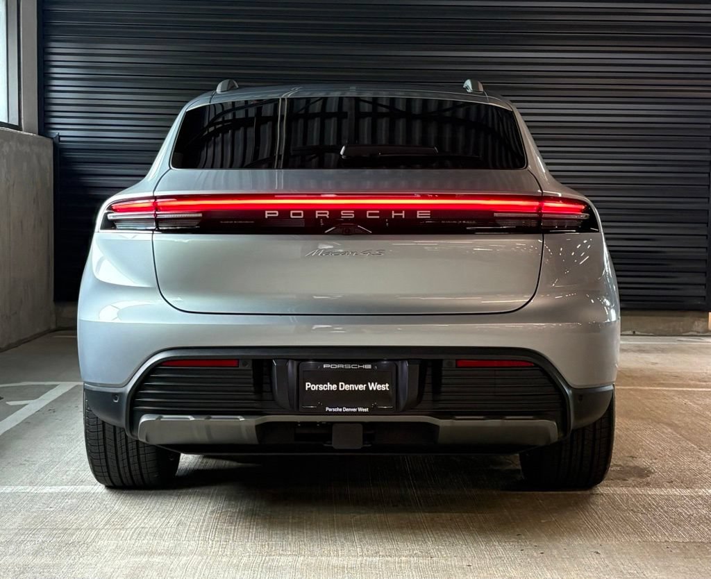 Used 2025 Porsche Macan 4S Electric AWD/4WD image 7