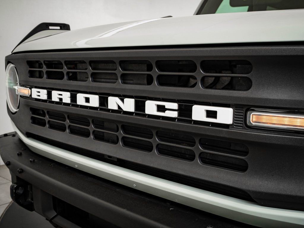 Used 2021 Ford Bronco Black Diamond image 4