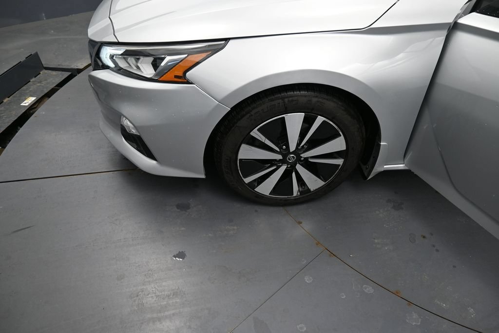 Used 2020 Nissan Altima 2.5 SV FWD image 13