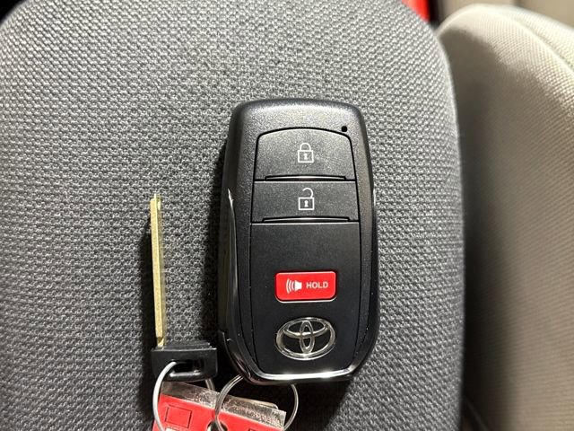 Used 2024 Toyota Corolla Cross LE image 40