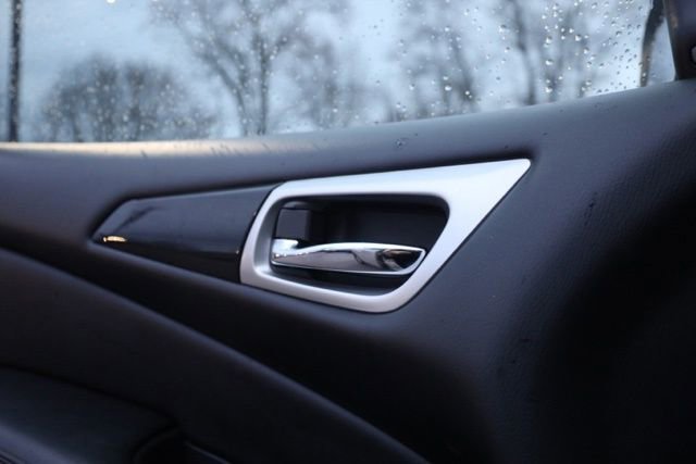 Used 2019 Nissan Pathfinder SV image 22