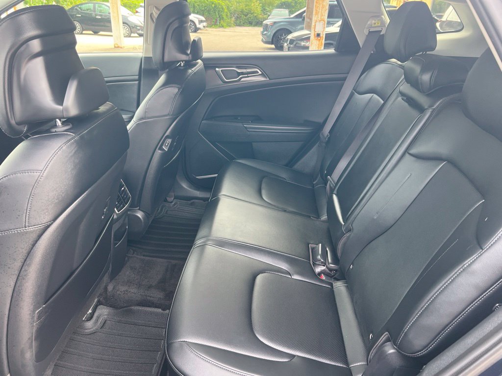 Certified 2025 Kia Sportage EX AWD/4WD image 8