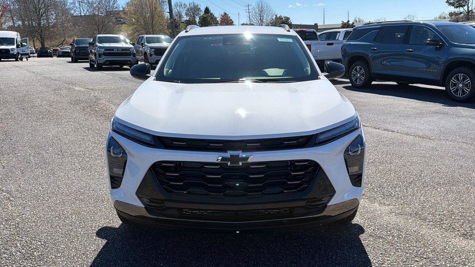 New 2026 Chevrolet Trax ACTIV w/ Driver Confidence Package FWD image 2