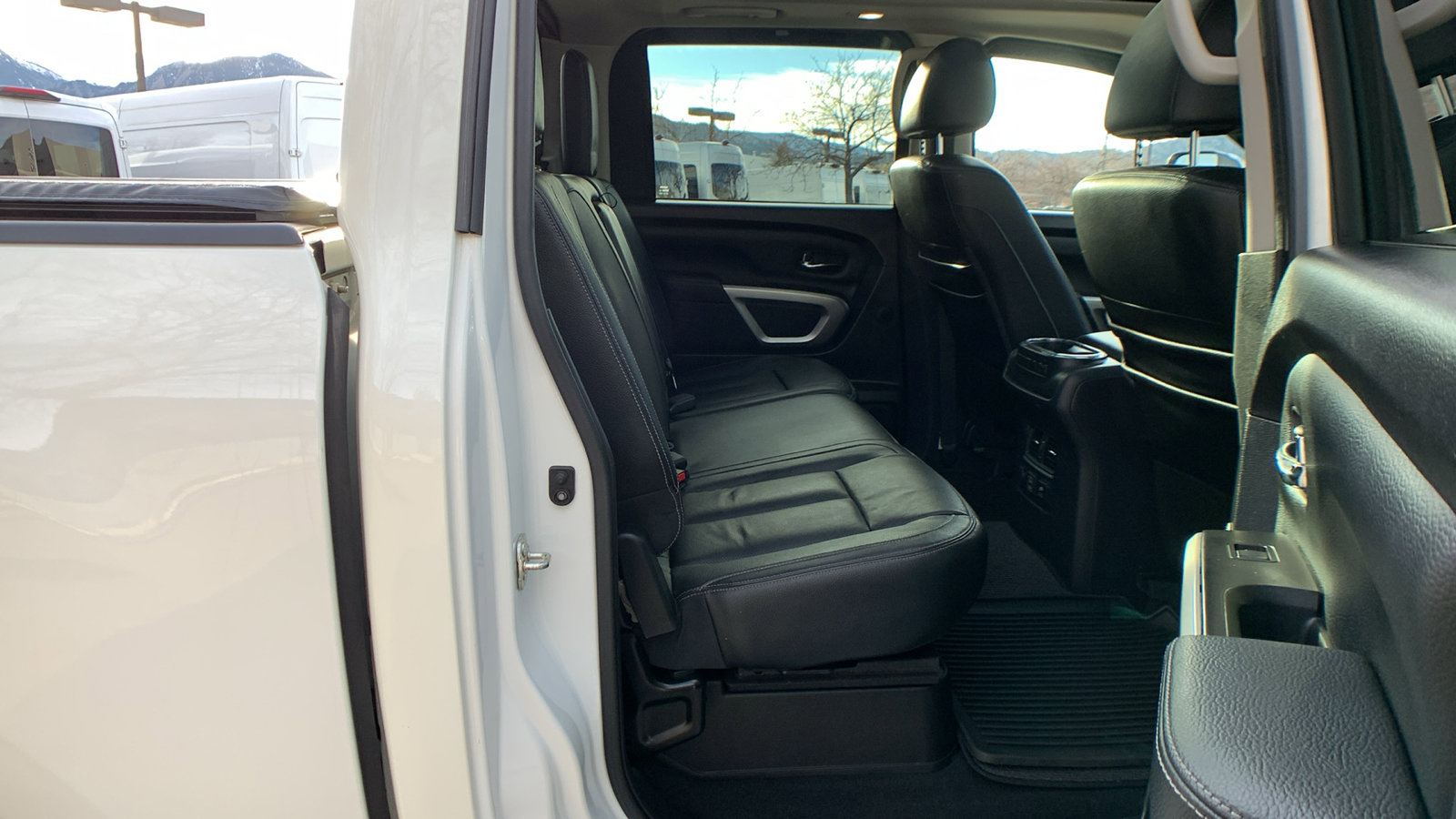 Used 2020 Nissan Titan SL w/ Moonroof Package image 24