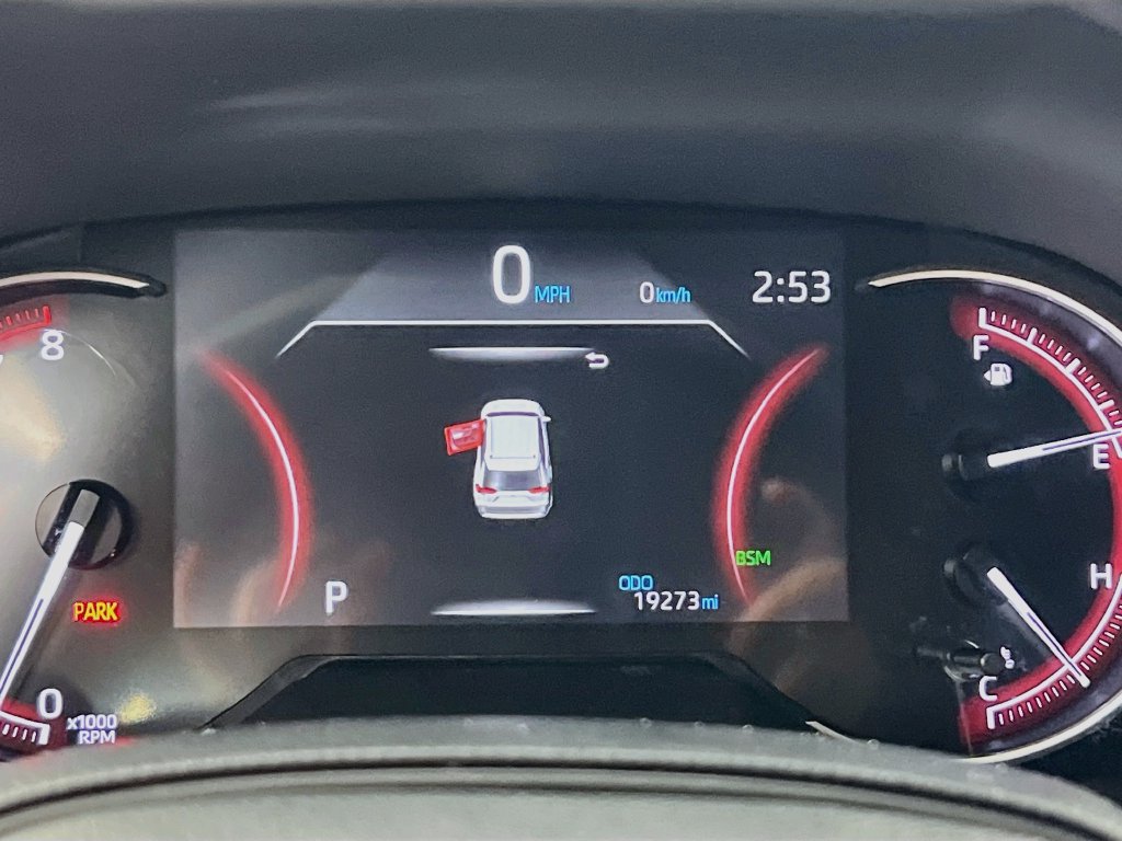 Used 2025 Toyota RAV4 XLE FWD image 19
