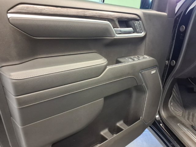Used 2025 Chevrolet Silverado 1500 LTZ AWD/4WD image 12