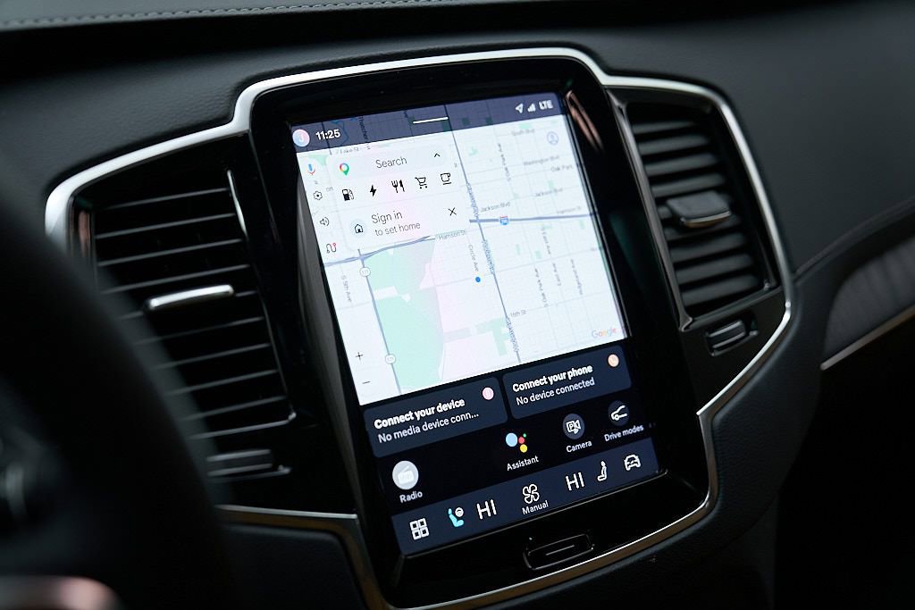 Certified 2024 Volvo XC90 T8 Ultimate AWD/4WD image 16