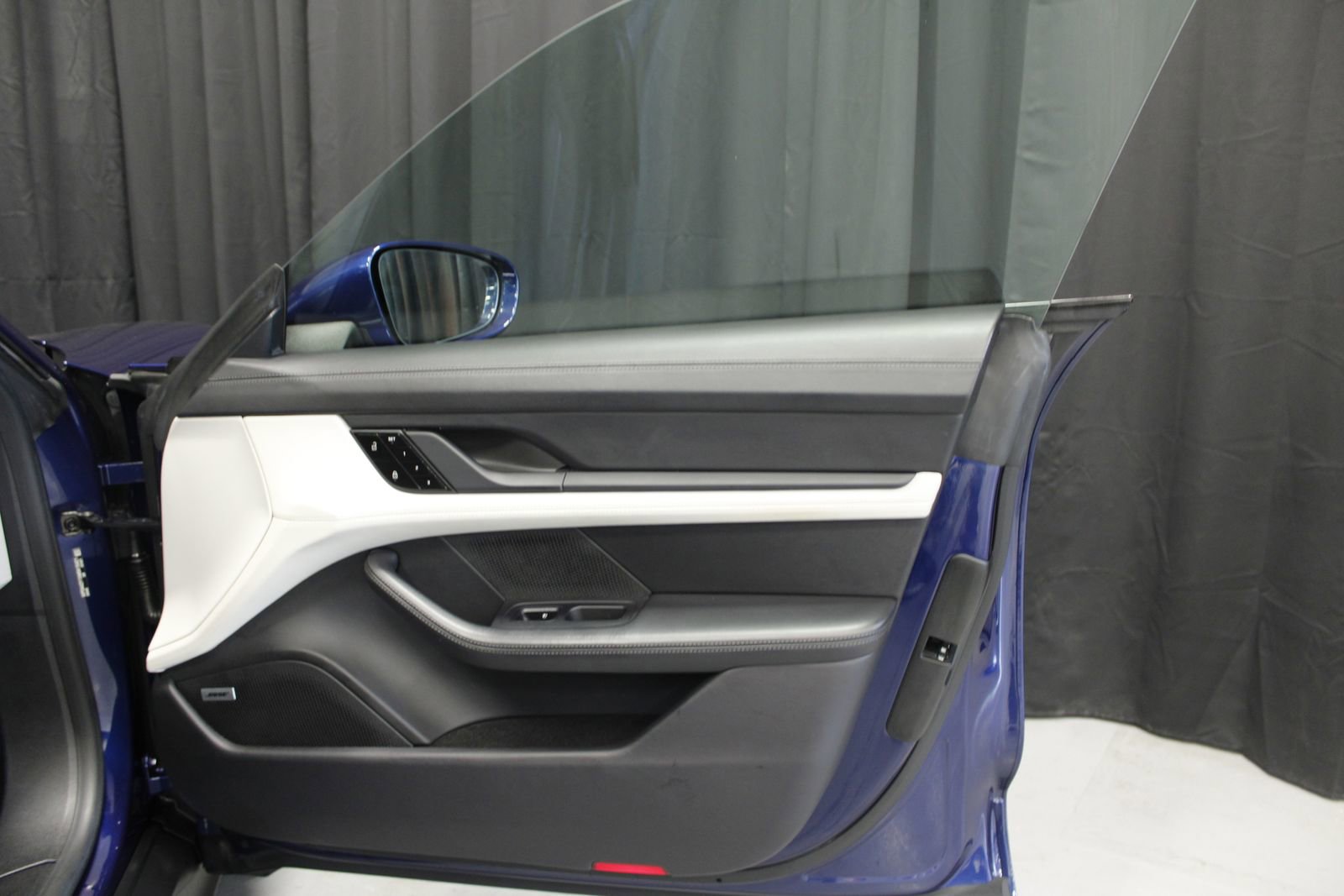 Certified 2021 Porsche Taycan image 23