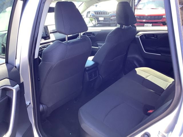 Used 2022 Toyota RAV4 LE AWD/4WD image 23