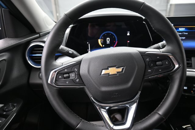 Used 2026 Chevrolet Trax LT w/ LT Convenience Package FWD image 8
