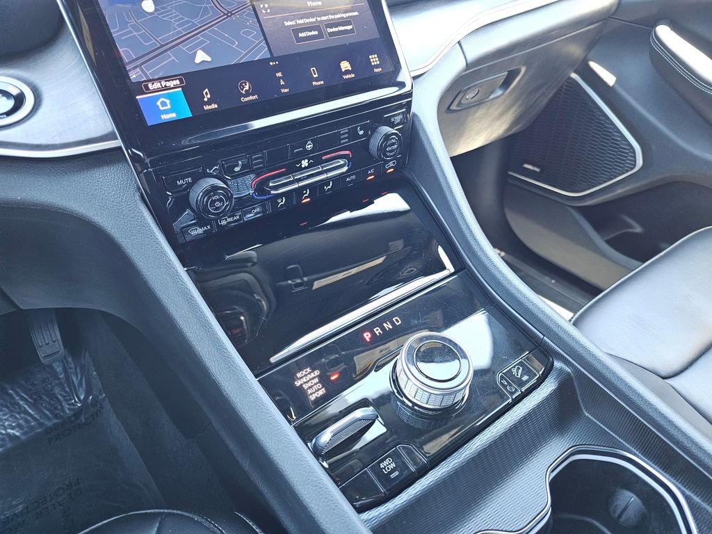 Used 2024 Jeep Grand Cherokee Limited 4xe image 28