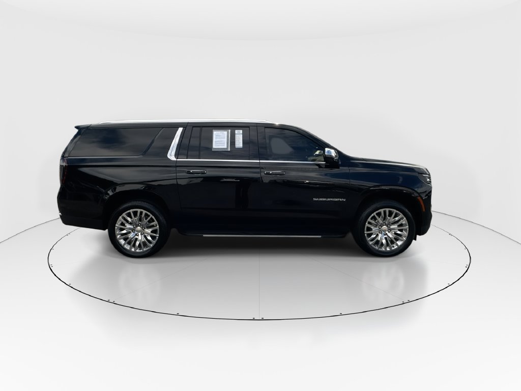 Used 2025 Chevrolet Suburban Premier RWD image 9