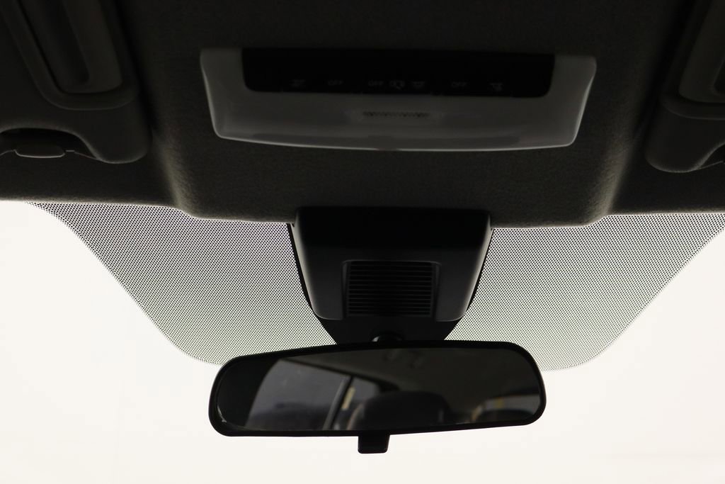 Used 2022 Nissan Kicks SR image 23