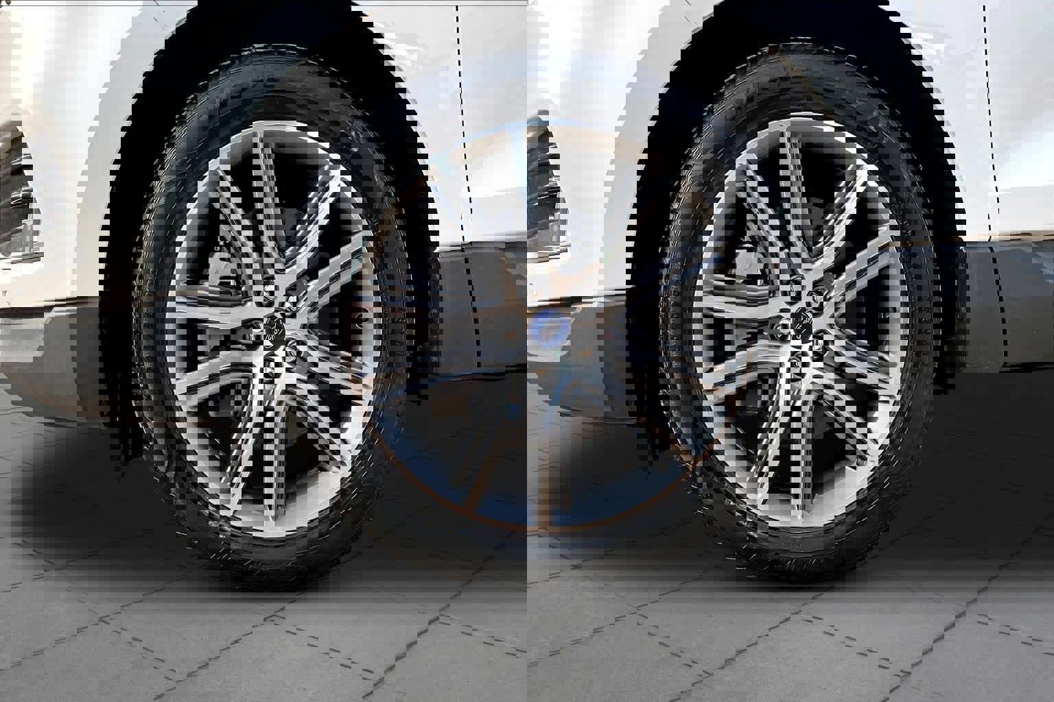 Used 2021 Ford Edge Titanium FWD image 11