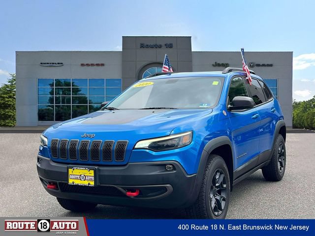 Used 2020 Jeep Cherokee Trailhawk w/ Cold Weather Group AWD/4WD image 2