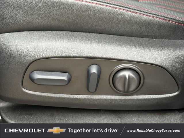 Used 2023 Chevrolet Equinox RS w/ LPO, Cargo Package FWD image 31