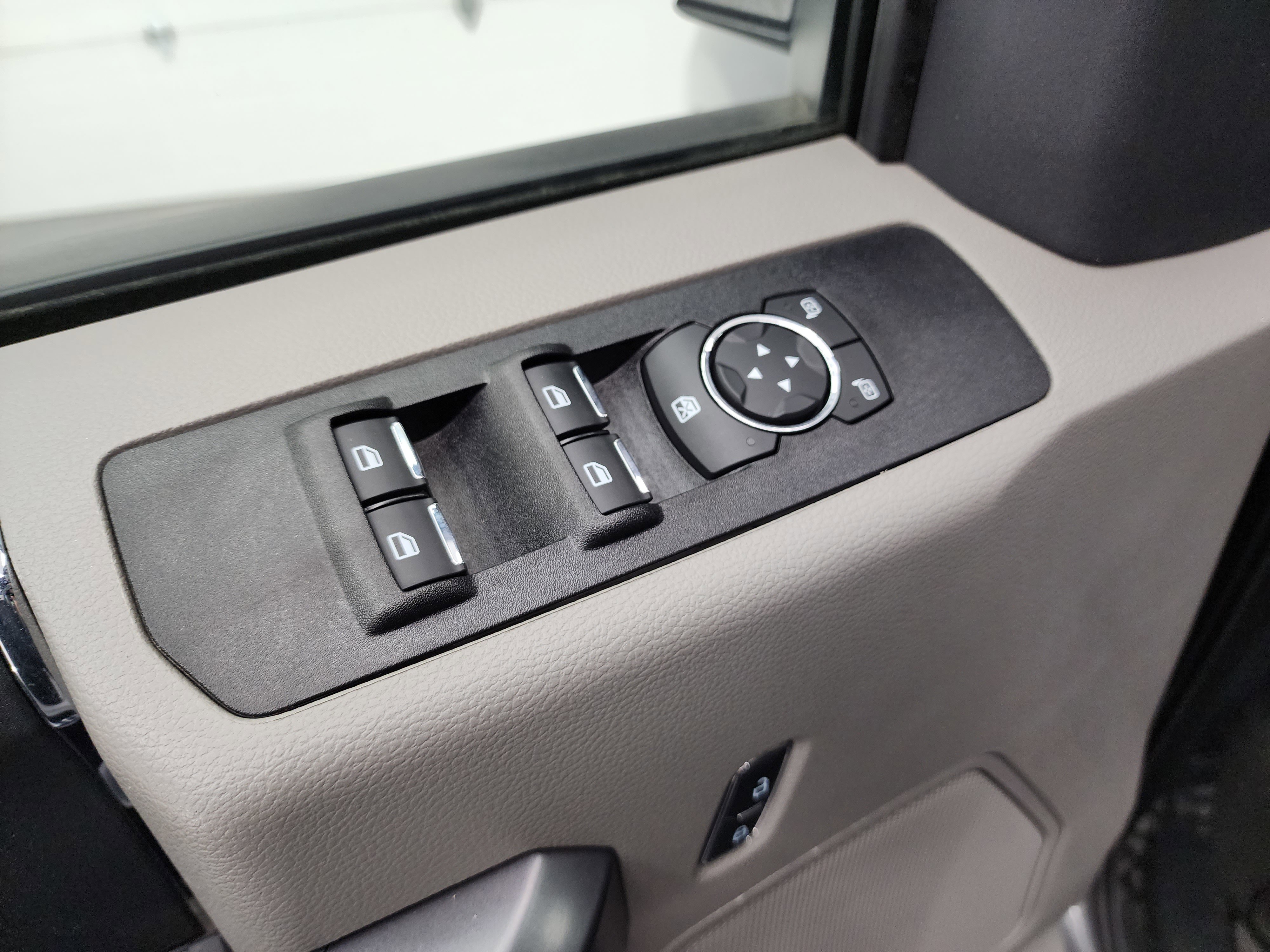 Used 2022 Ford F350 XLT w/ XLT Value Package image 41