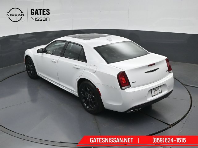 Used 2022 Chrysler 300 Touring L w/ Popular Equipment Group AWD/4WD image 53
