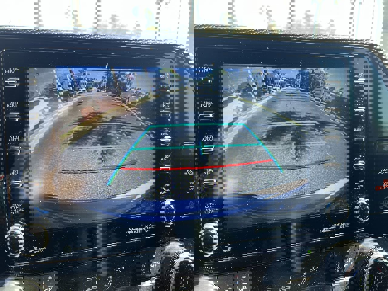 Used 2022 Toyota Highlander XSE image 25