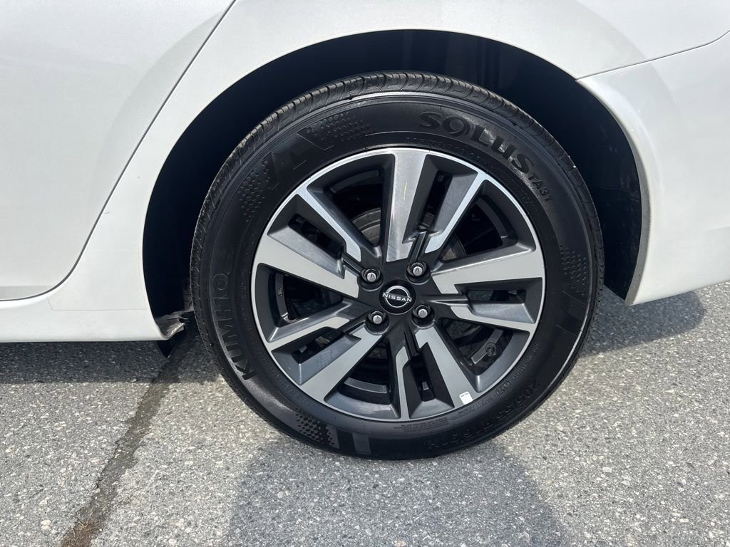 Used 2025 Nissan Versa SV image 26