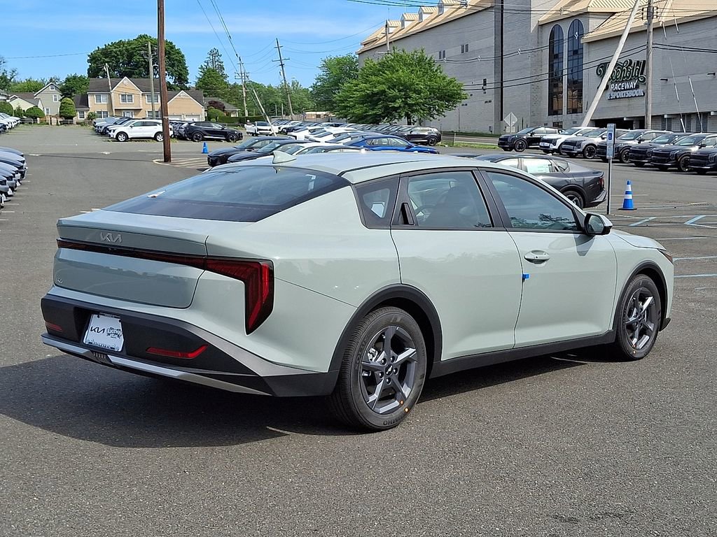 New 2026 Kia K4 FWD image 4