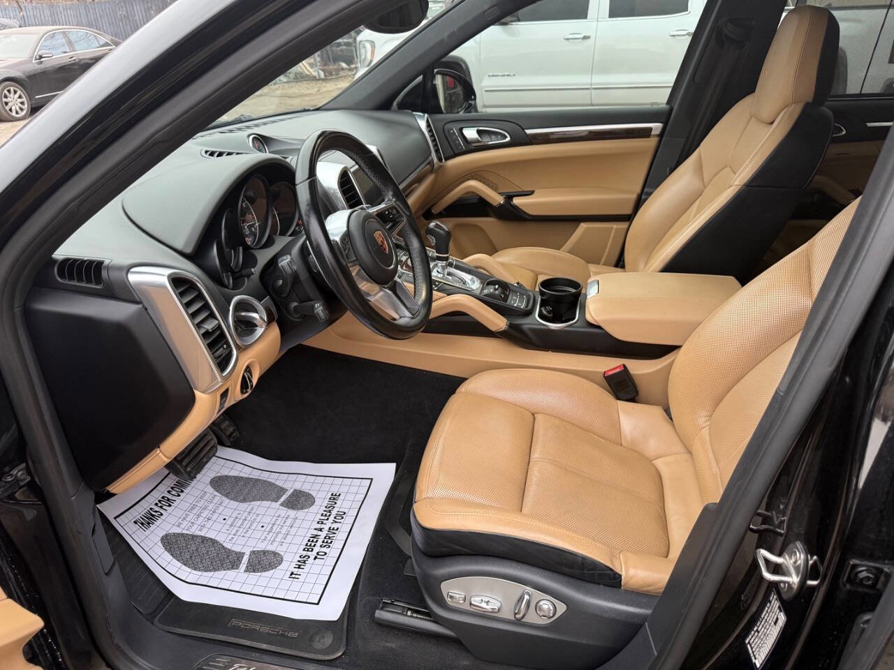 Used 2018 Porsche Cayenne Platinum Edition image 10