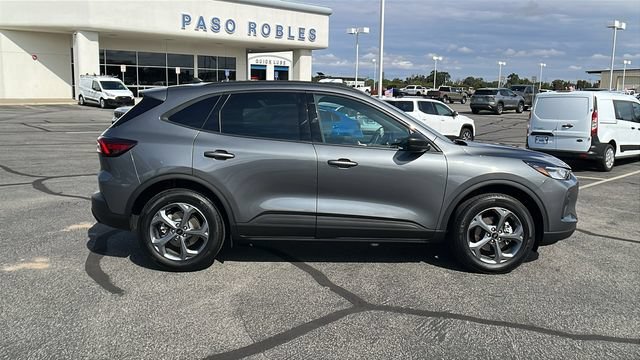 Used 2025 Ford Escape ST-Line AWD/4WD image 2